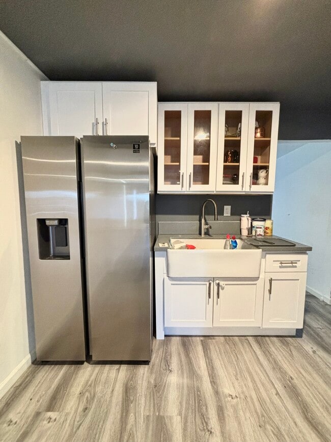 Building Photo - 1851 E 43rd St