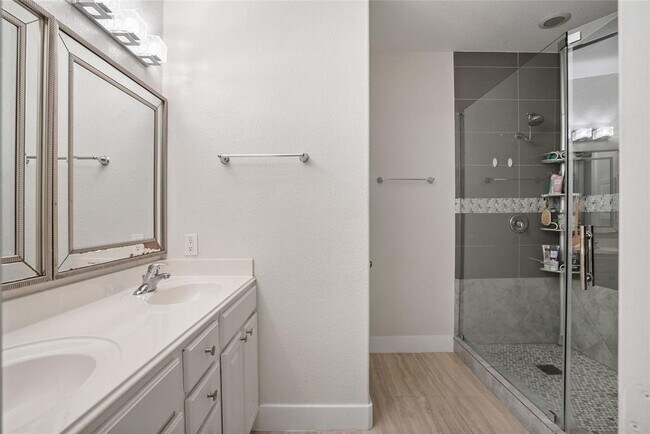 Building Photo - 1247 Glenwood Canyon Ln