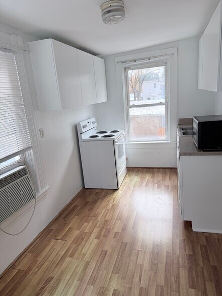 Kitchen - 7356 - 7358 Perry Street