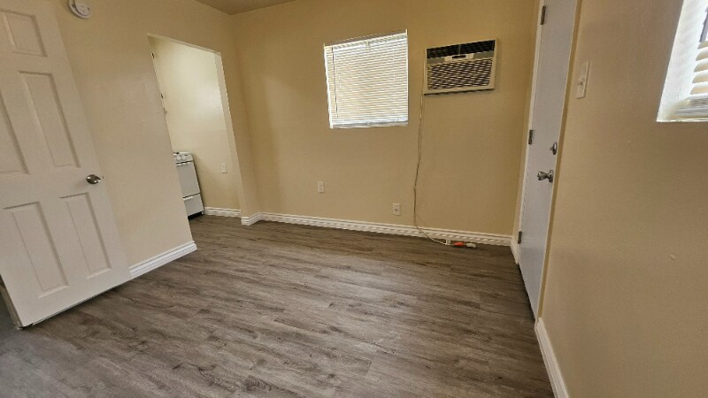 Primary Photo - 13453 1/4 Filmore St