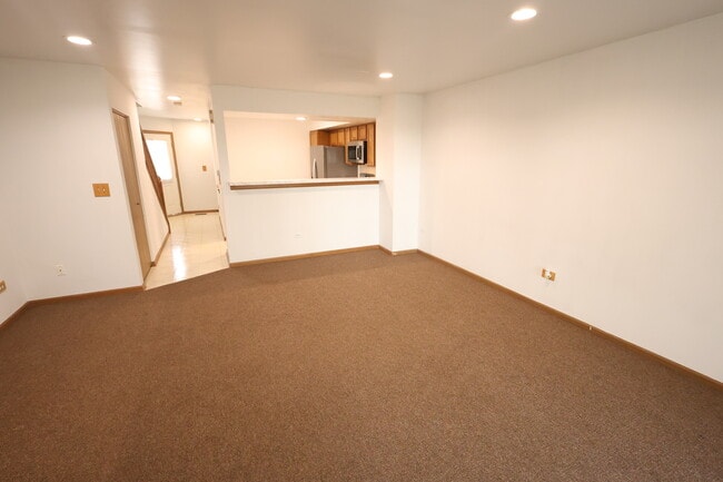 Building Photo - 1840 Grove Ave