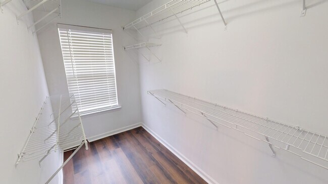 Building Photo - Double Master Townhome in South Park