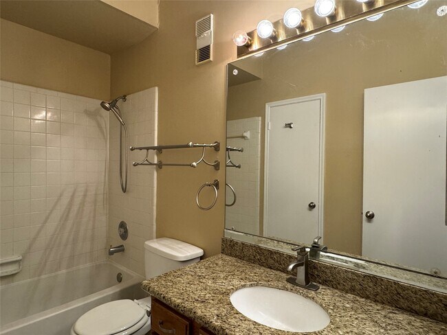 Building Photo - 6500 Harbor Town Dr