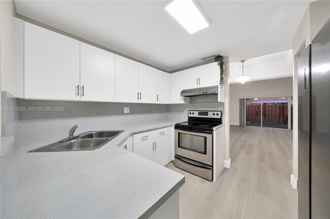 Building Photo - 14325 SW 57th Ln