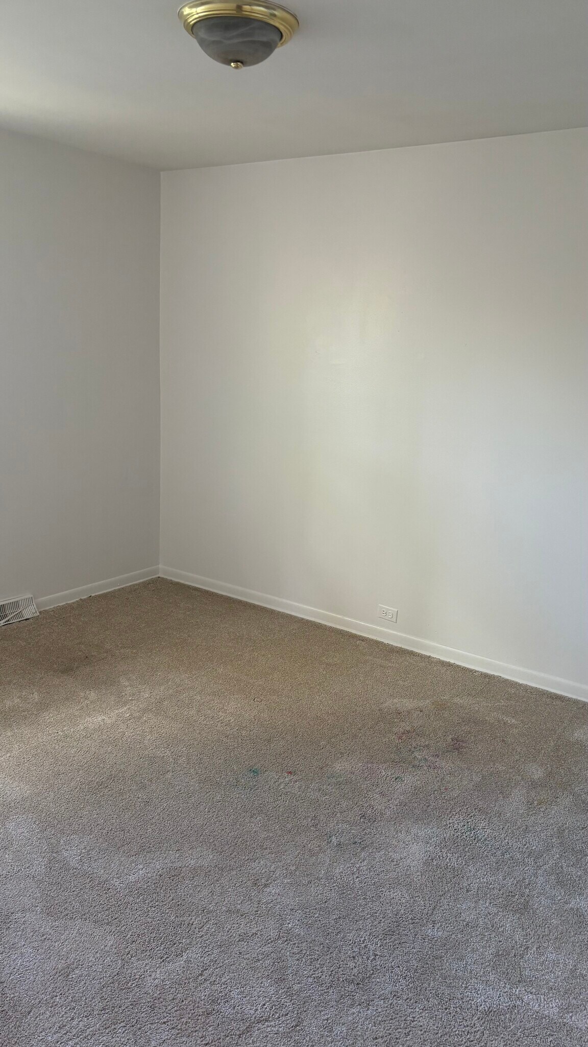 Building Photo - 929 W North Ave