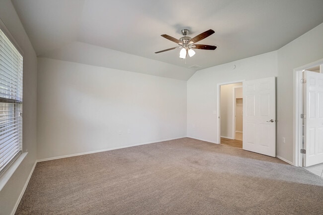 Building Photo - 5800 Silver Screen Dr