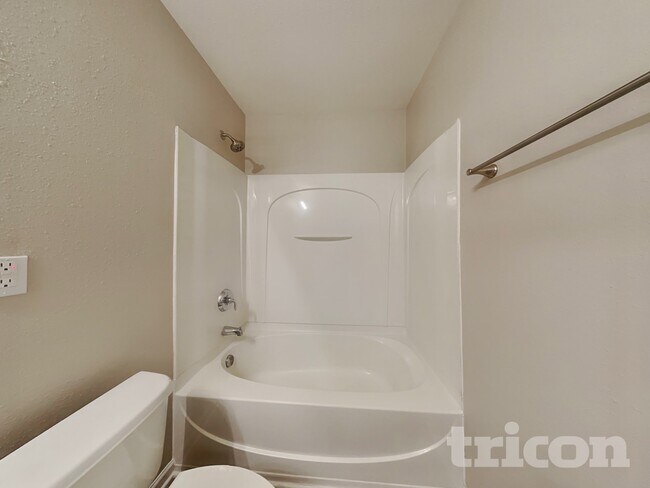 Building Photo - 4846 Autumn Oak Dr