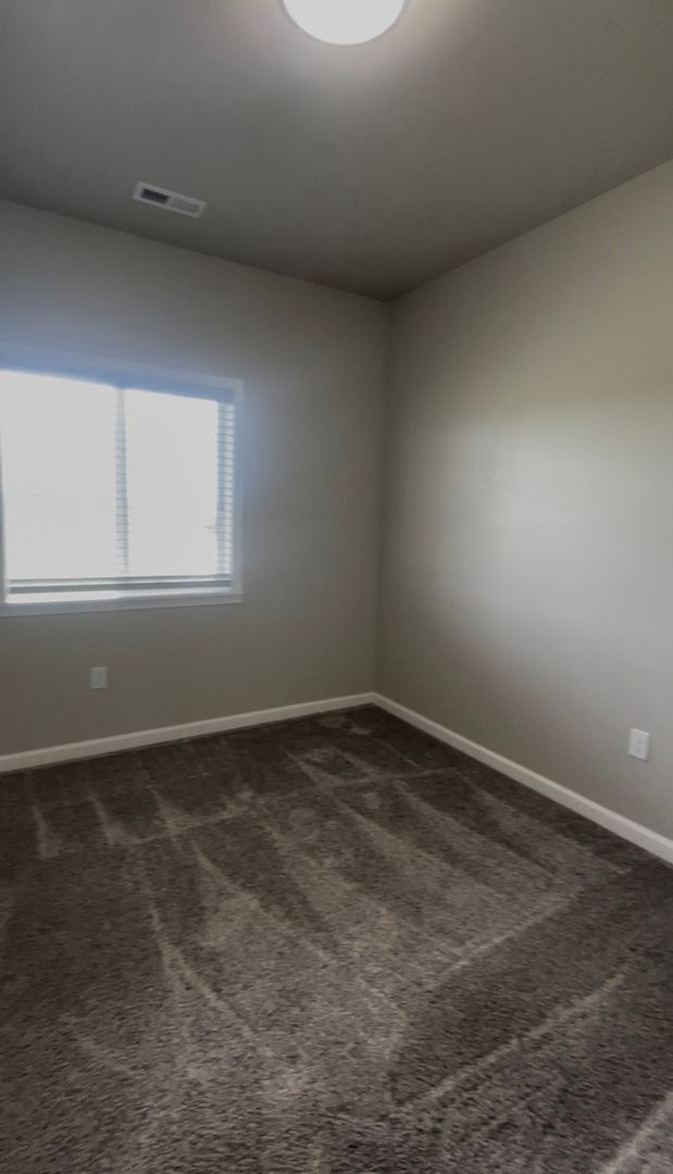 Building Photo - 2856 Rd H NE