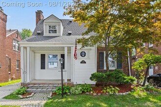 Building Photo - 916 N Melborn St