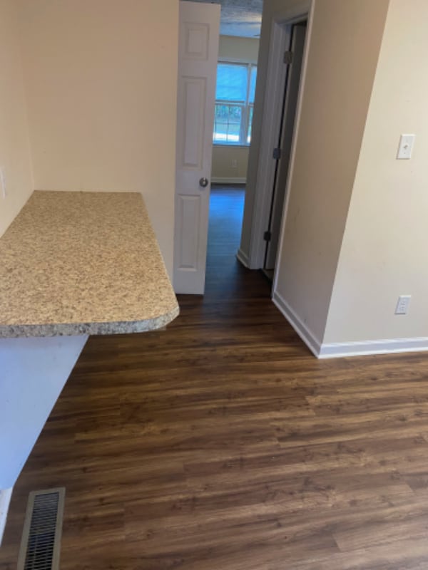 Building Photo - 160 Nunnally St