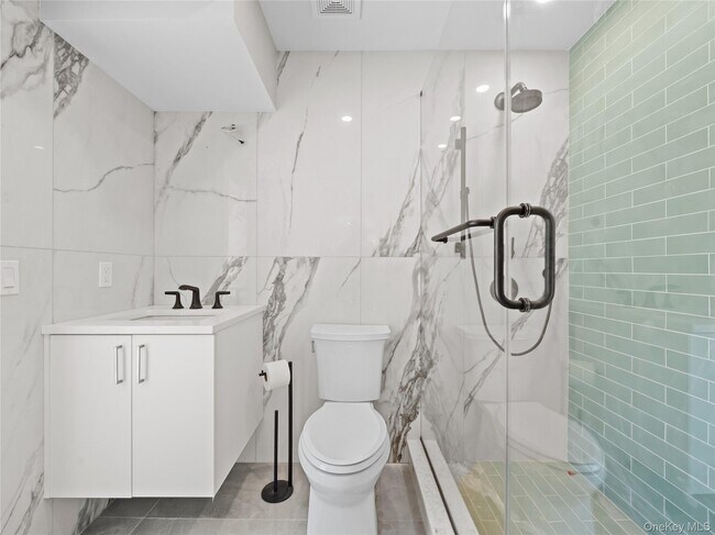 Building Photo - 5 N Hills Rd