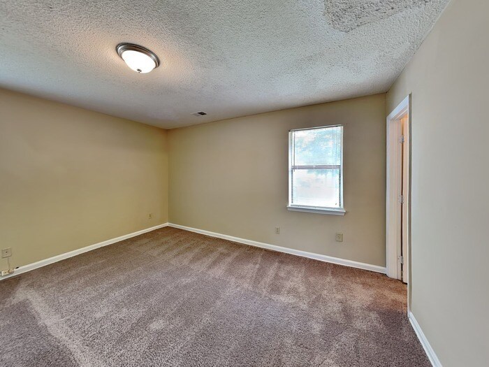 Building Photo - 9332 Winter Elm Ln