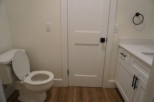 Building Photo - 2128 Sharondale Dr