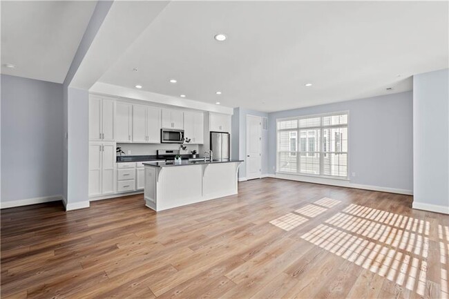 Building Photo - 2116 Westcott Ln