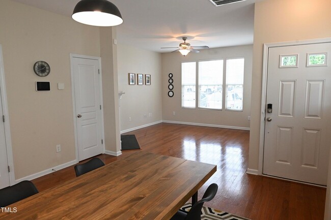 Building Photo - 700 Cupola Dr
