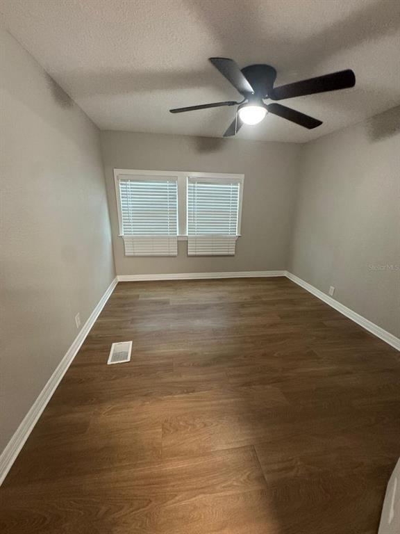 Building Photo - 608 River Village Dr