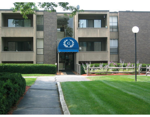 Building Photo - 56 Shrewsbury Green Dr