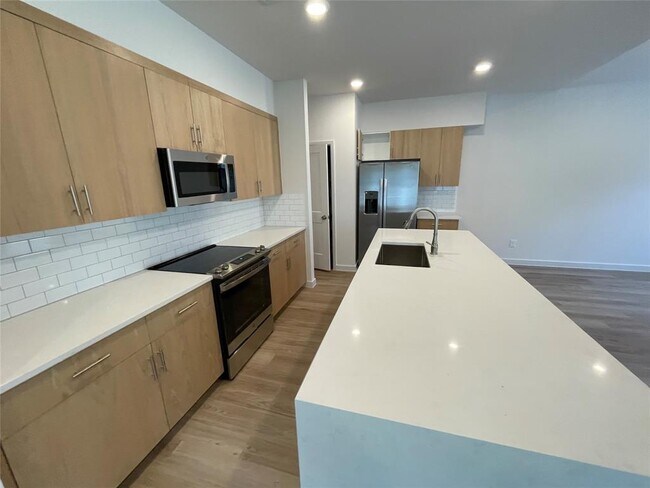 Building Photo - 2515 Appian Wy