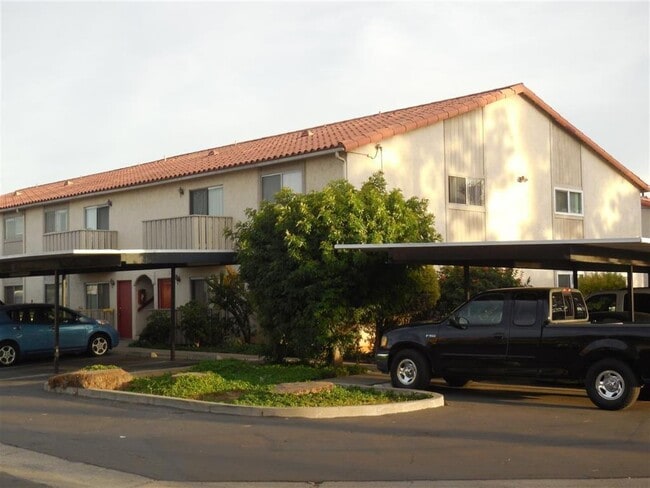 Building Photo - One bedroom Condo in Chula Vista
