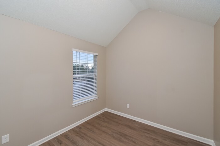 Building Photo - 4140 Clarks Tr