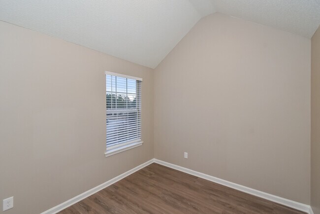 Building Photo - 4140 Clarks Tr