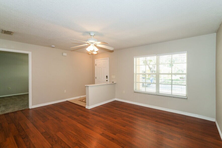Building Photo - 10334 Summerview Cir