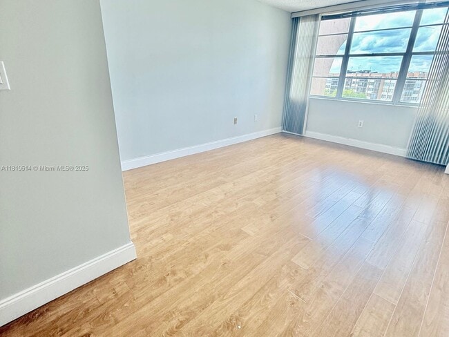 Building Photo - 1300 St Charles Pl