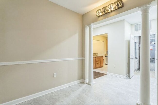 Building Photo - 600 Edelen Station Pl