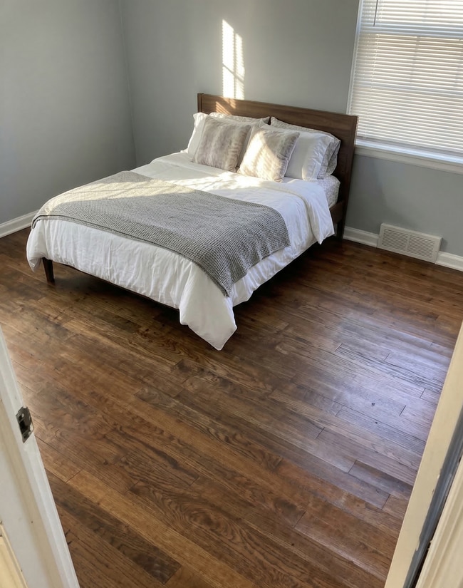 Building Photo - Spacious 3-bedroom, 1 bathroom Brick Home in Schulze