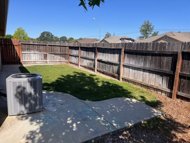 Building Photo - 3785-3785 Silvario Ct