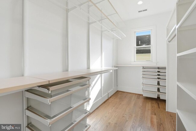 Building Photo - 1618 N Danville St