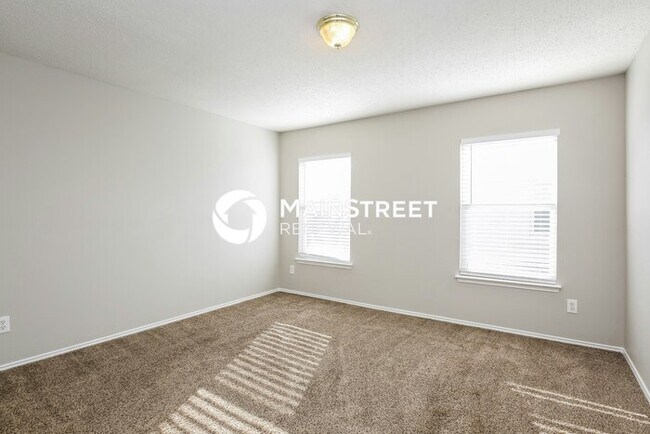 Building Photo - 4 Bedroom Pet-Friendly Home in Fort Worth,...