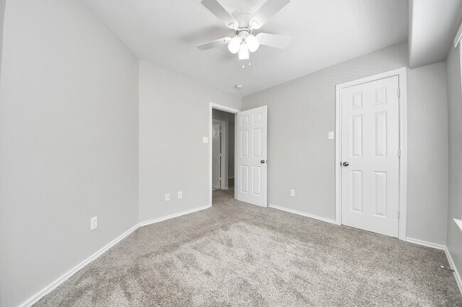 Building Photo - 16850 Brooktondale Ct