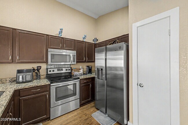 Building Photo - 3819 N 106th Ave