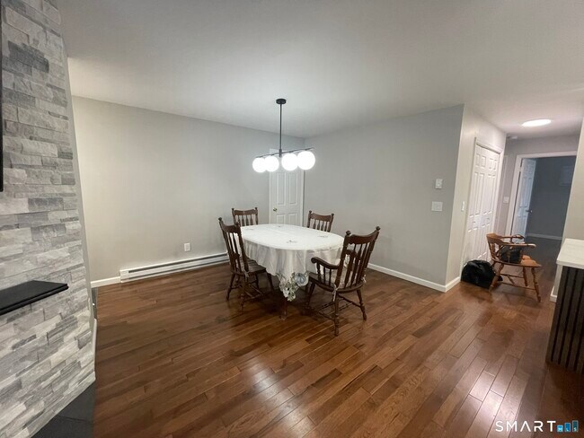 Building Photo - 31 Willow Springs