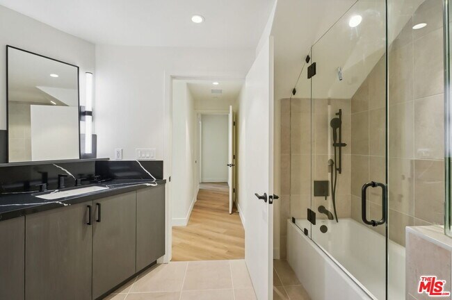 Building Photo - 1110 Spaulding Ave