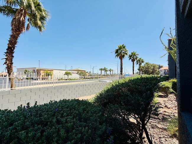 Building Photo - Charming 1-Bedroom Condo in the Heart of S...