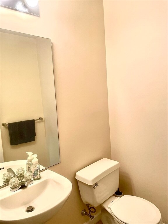 Building Photo - 208 Gazebo Cir