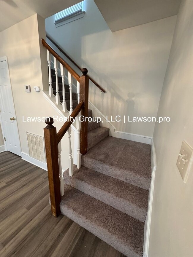 Building Photo - 813 Gilmer Ave NW