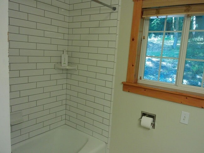 Building Photo - 996 Thrushwood Dr