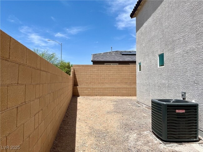 Building Photo - 9693 Biedler Ct