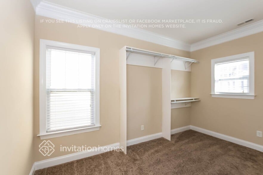 Building Photo - 6417 Hove Rd