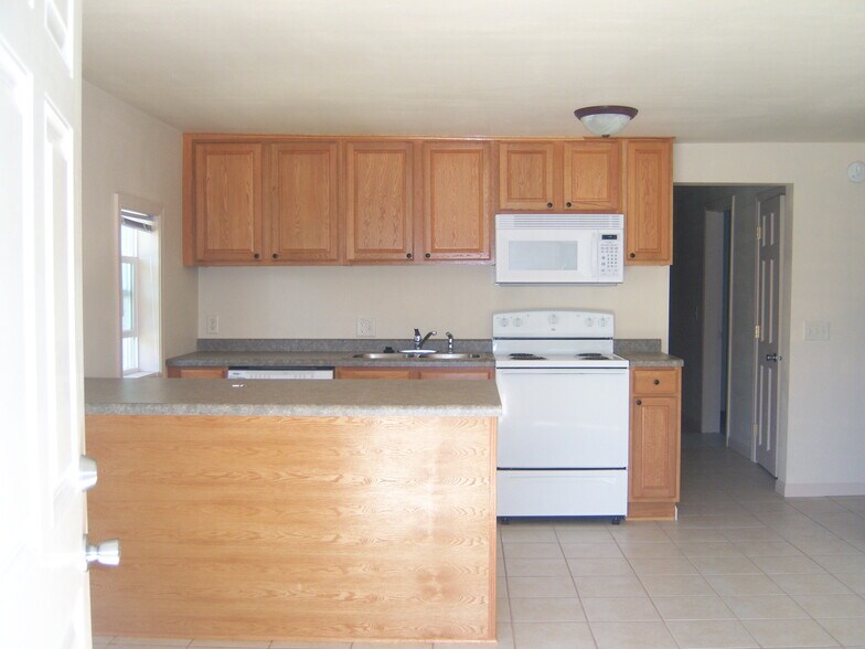 Building Photo - 1014 Oxford Ave