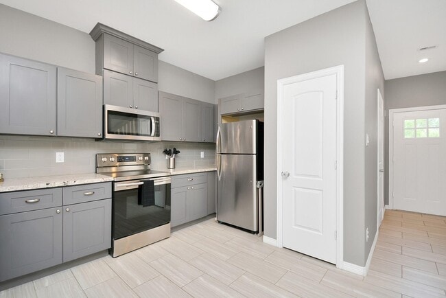 Building Photo - 3019 Elysian St