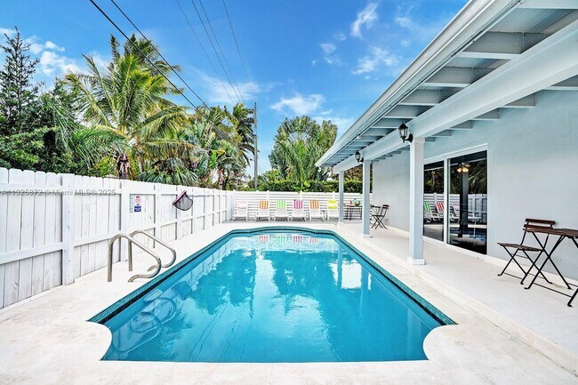 Building Photo - 1018 Adams St