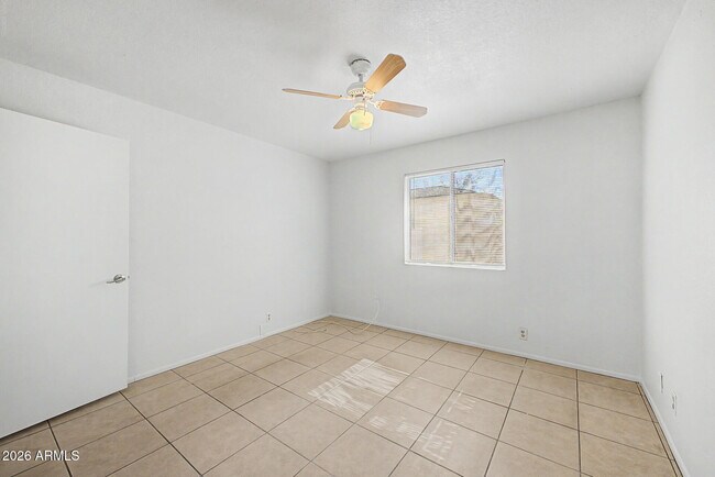 Building Photo - 2931 E Beck Ln
