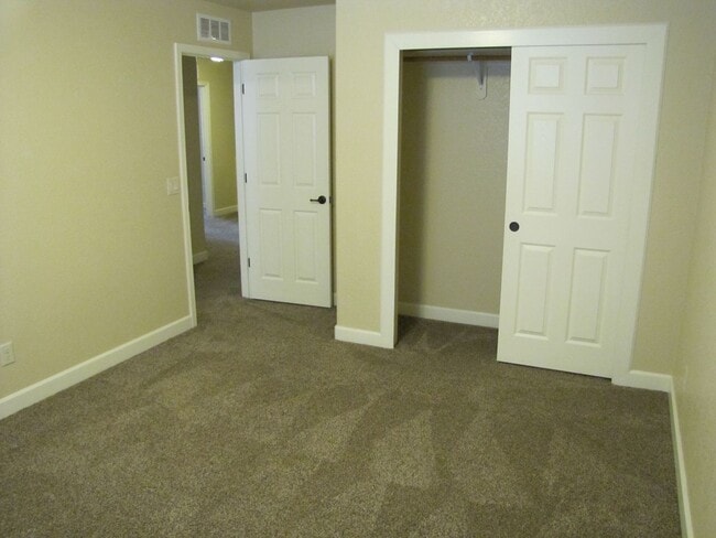 Building Photo - 5BR/2.5BA/3CG, 2808 sq.ft. home in Reflections at Valiente subdivision, Sierra Vista, AZ