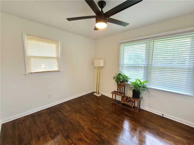 Building Photo - 4345 Clare Ln