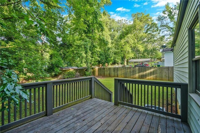Building Photo - 1834 Ridgeland Dr
