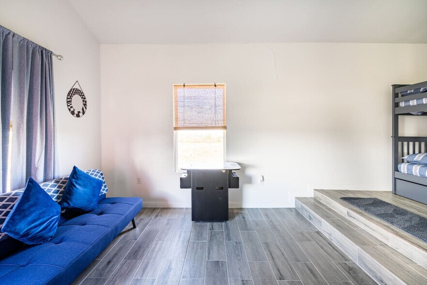 Building Photo - 920 17th St